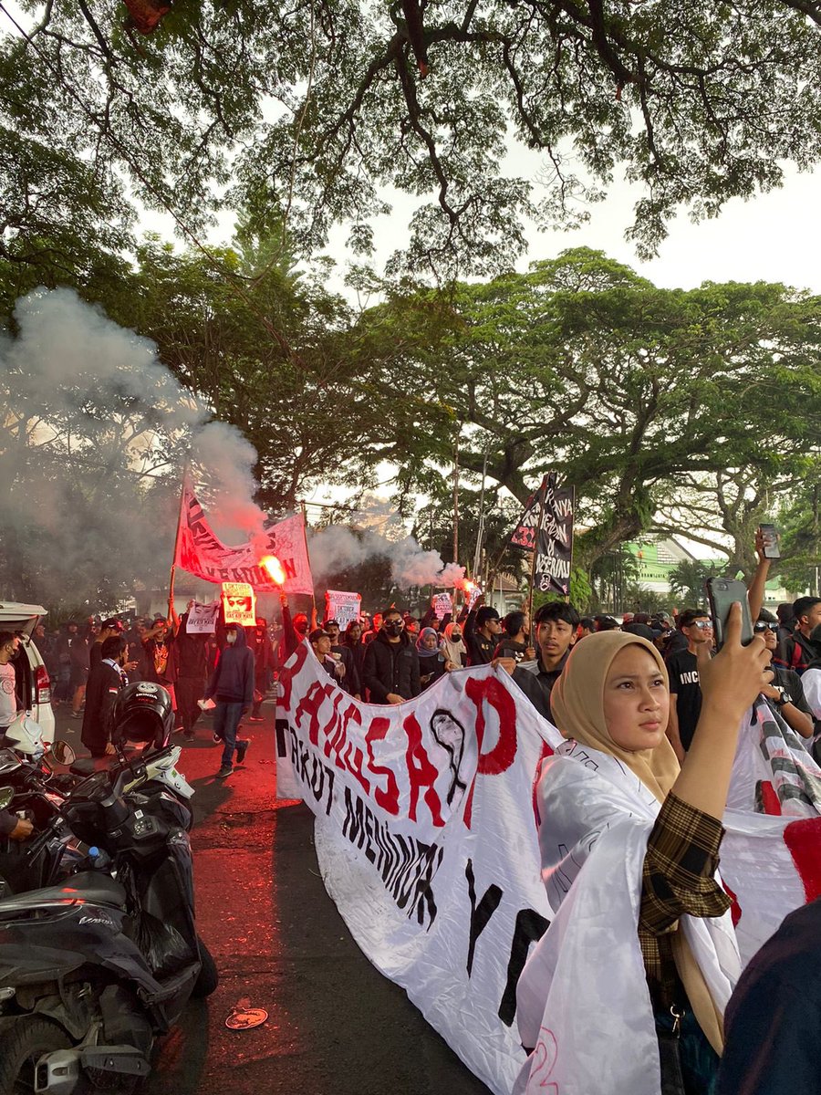 📍Std Gajayana - Balai Kota Malang (10/11)

📸 <a href="/rodrigosantono/">has died with 135+</a>
#UsutTuntasTragediKanjuruhan