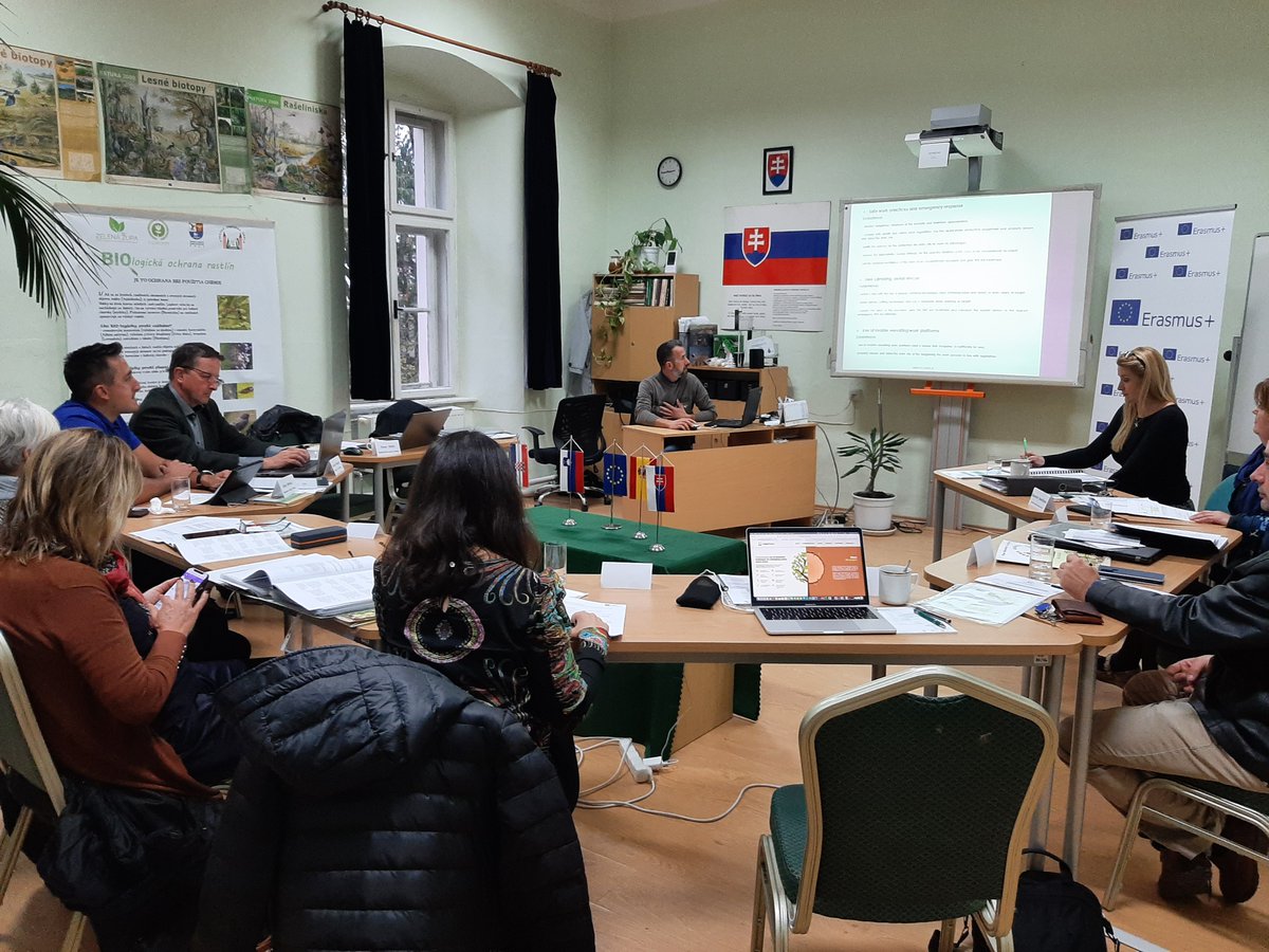 onprojects_es's tweet photo. We are present at #ArborTech meeting in Pruské, Slovakia🇸🇰
🎯The main goal of this #ErasmusPlus project is to assure professional approach to described demands of #UrbanGreenery through the adequate VET program to ensure #arboriculture🌳knowledge, skills and competences. https://t.co/b9vtmENfQd