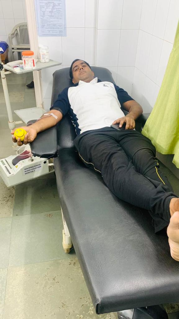 NCC_Dte_Gujarat's tweet photo. #NCCGUJARAT
#MostEnterprisingNavalUnit 8 PI staff and 40 cadets of 4 NU NCC Porbandar and 6 NU NCC Gandhidham collaborated and   organised a blood donation drive as part of ‘Sarovar Manthan’ expedition. 
@HQ_DG_NCC
@DefencePRO_Guj
@GovernorofGuj
@CMOGuj https://t.co/6U28BXH1QG