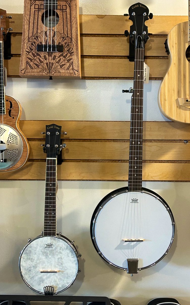 HUGmusicShop's tweet photo. Mama and baby, so cute!  Check out the banjos and banjoleles at Hawaiian Ukulele &amp; Guitar in Hilo https://t.co/gBVqHTxGAa