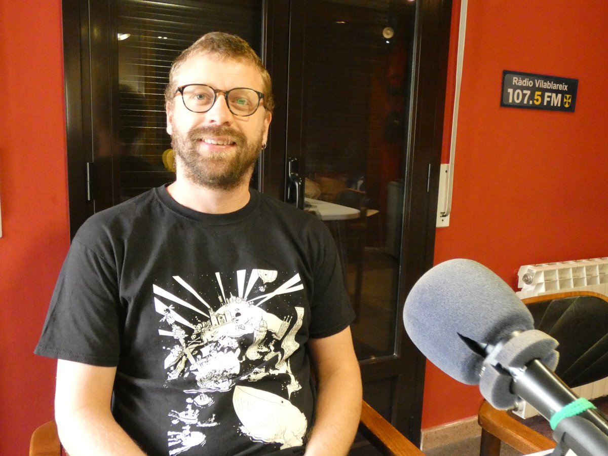 Bon dia! Avui, a les 12 h, entrevistem Albert Oliveres. Ens presentarà el seu projecte musical "Preludis d'un adéu" que aborda els últims dies de vida del seu pare, l'enyorat economista Arcadi. Ens podeu sintonitzar pel 107.5 FM (Girona) i també, per Internet.