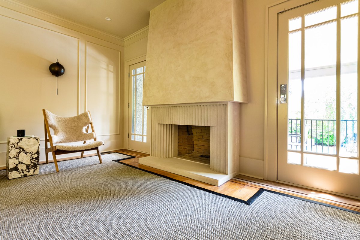 What’s good Twitter? Drop me some fireplace inspo. I’ll start. #fireplacegoals