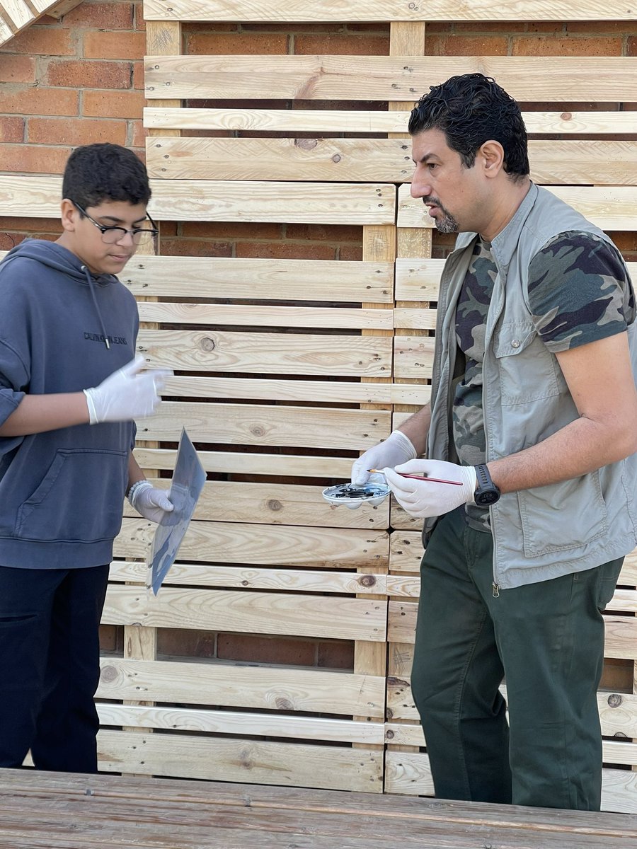 donpallets's tweet photo. Comenzamos la actividad, los niños y niñas del liceo francés Concordia en Egipto, El Cairo. Una actividad en conjunto con @GYCPOfficial 😍♻️ https://t.co/4Ll8m4F0oB