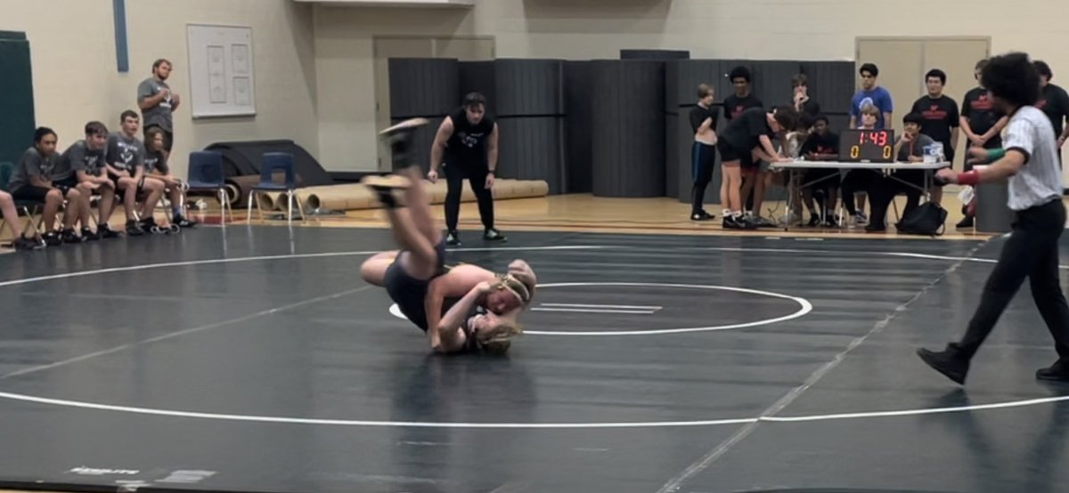 _GetOuttaDodge's tweet photo. Proud of @BrockDodge50 straight out of football and right into wrestling. First win of the year. On with the body count! @k_oakwrestling @CoachCondiff @KleinOak #stackinbodies #wrestler #texaswrestling #highschoolwrestling https://t.co/wZCvUCEH4N