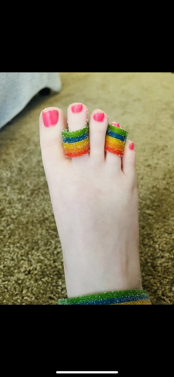 anne_kota's tweet photo. Candy toes! #feet #feetworship #feetpicsforsales #onlyfans #foot #feetpic #feetpicbuyer #feetseller https://t.co/Gl6STdzqeK