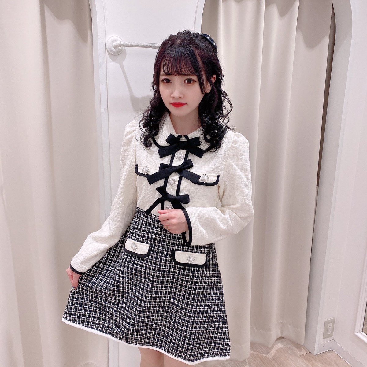 Swankiss_nagoya's tweet photo. ⛄️11月12日発売⛄️

ribbon tweed O/P
color♡GRY/PNK/BLK
price♡¥14,300(税込)

毎回大人気のツイードワンピース💗
3連リボンがポイントです🎀

キラキラとラメ糸が輝き、
雪のような雰囲気❄️💕

 #Swankiss名古屋PARCO店 https://t.co/APFVfvUai9
