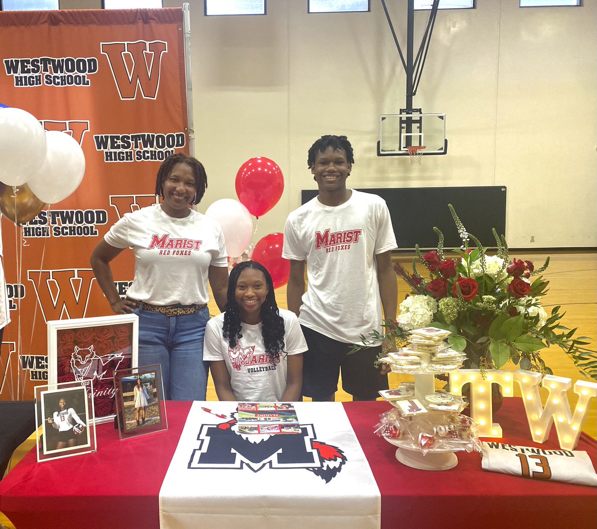 Super excited to be be a red fox 🦊🤍<a href="/Maristvb/">Marist Volleyball</a> <a href="/AustinJuniors/">Austin Junior Volleyball</a>