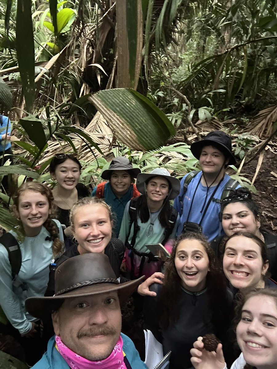 JeezMrGarnett's tweet photo. Adios Day Three in Tortuguero, hola Day Four! #EcoSlay https://t.co/bVBXQFkZth