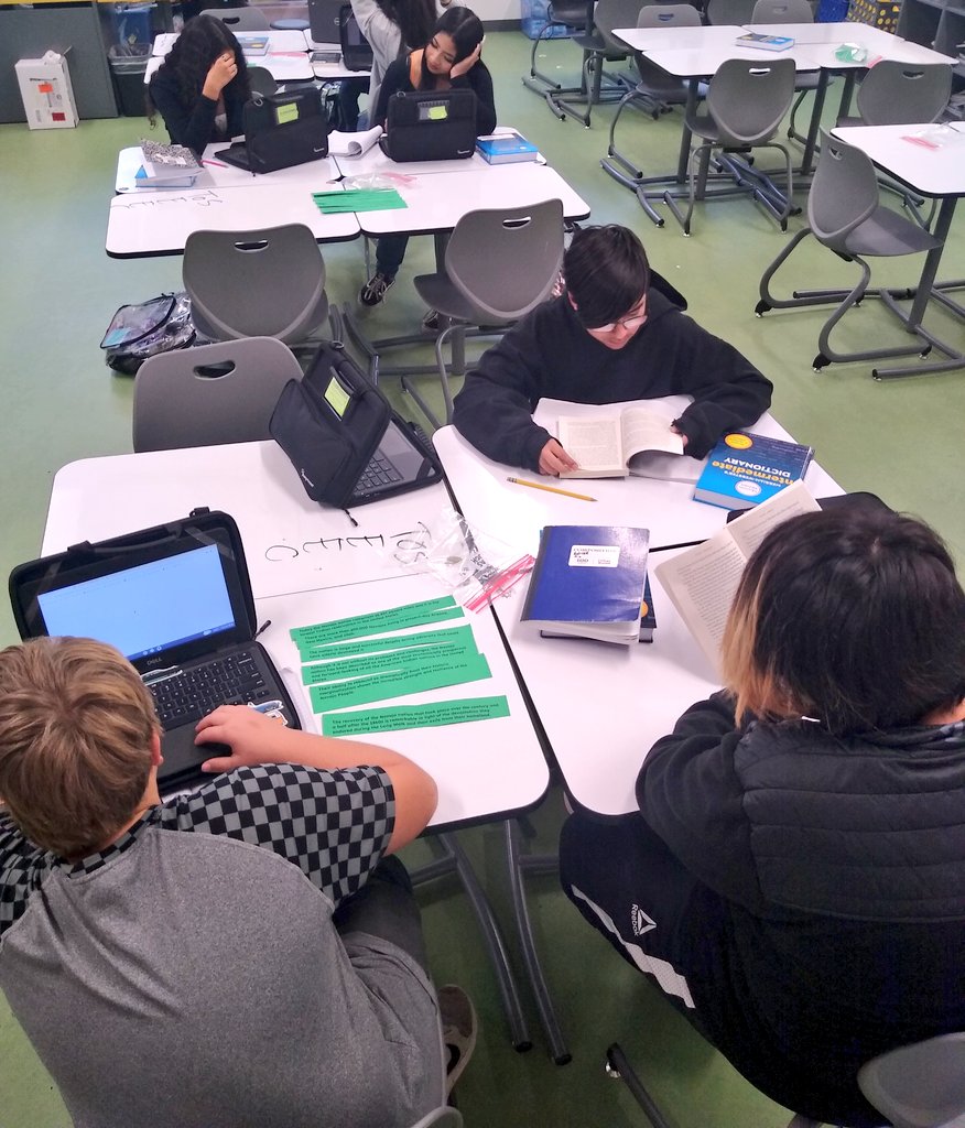 HBoemler's tweet photo. Today we put together a dismantled paragraph to establish the relationship between informational paragraphs and essays using ToSEEC. #ajbistheplacetobe https://t.co/5XJf5KK7d6