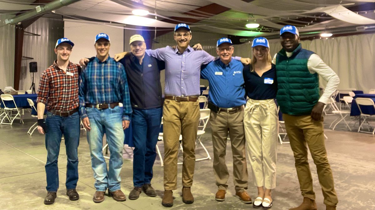 DannyDGlover's tweet photo. Still hard to believe I’m in the renewable energy industry—pretty soon y’all gone be calling me “The Wind Turbine” guy 💨
Just wrapped up my 1st landowner dinner with my development team, we up from here!
#TheFutureIsClean https://t.co/XQ0D1peuZC