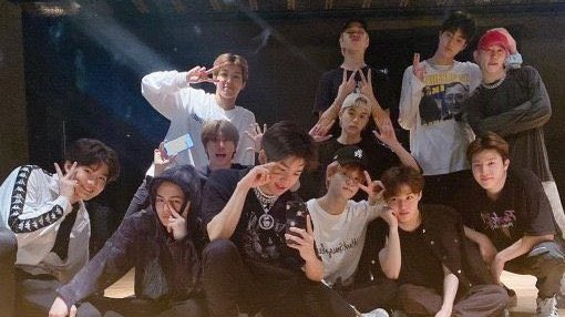 hooniestyles's tweet photo. in that dance practice room, memories were left.
@treasuremembers https://t.co/dpNgOy3WTy