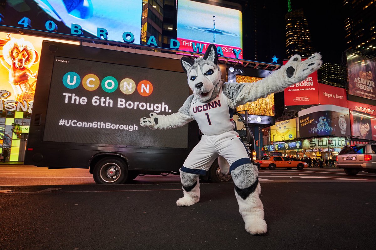 UConn1987's tweet photo. @UConnMHOC Join me!!! Might even be buying drinks beforehand. If you ever went to the world’s most famous arena to see an amazing UConn team, you know why you won’t miss this event! @UConnMHOC @UConnNYCAlumni #UConnNation #6thBorough #Top10Team #Top10Fans https://t.co/beEWJElr9n