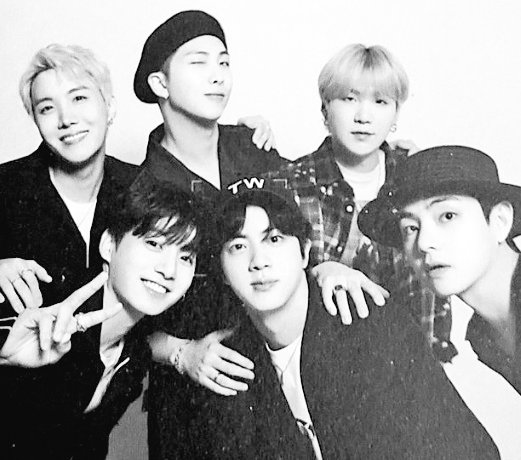 TaeJKForever's tweet photo. 🤔 Just finished watching today's live HYBE BRIEFING 2022. Well...

Everyone who thinks Bang is not in charge is wrong. He calls all the shots as usual.

HYBE is no longer a label but a content producer and fandom management company. Music is but  an afterthought. + https://t.co/2CwhYn99zC