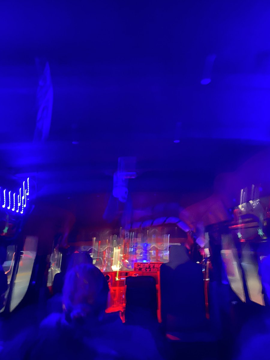 Paradox_Effects's tweet photo. El sonido de Paradisio Bailando en el taxi rojo de Tijuana, es de los mejores paisajes sonoros de la ciudad, avalado por tu empresa de pedales local. https://t.co/bmXp3gLqCb