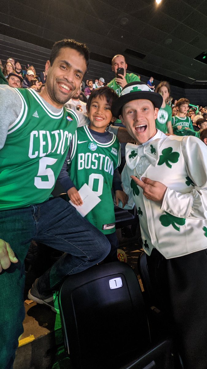 Manish786D's tweet photo. #fanofthenight #happybithdayAveer Thank you @celtics #celtics #boston https://t.co/I3zobaOXWi