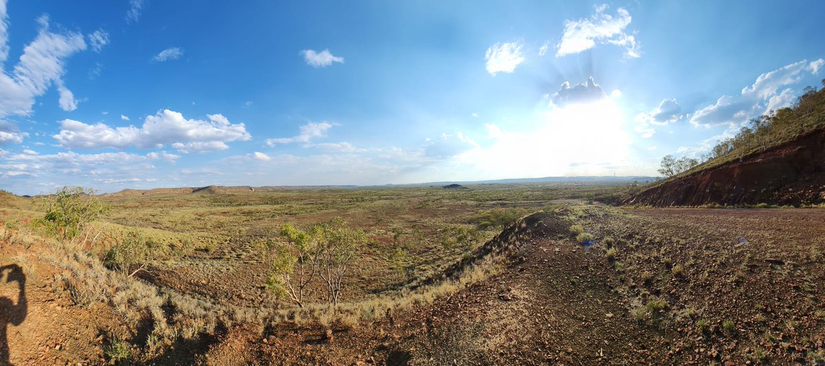 The endless west of Mt Isa