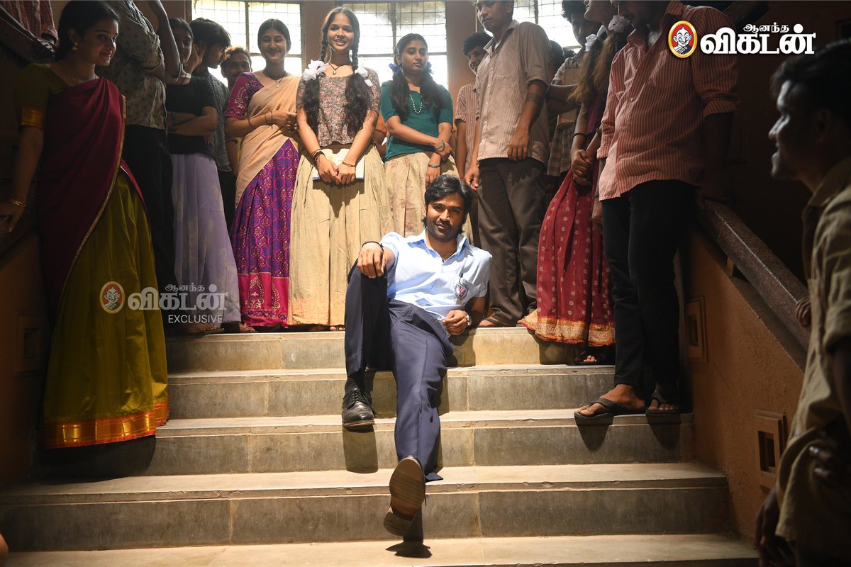 ThangaMaganDfc's tweet photo. #Vaathi exclusive stills 💥 @dhanushkraja @gvprakash 

#VaathiStillsFromAV #VaathiDay #VaathiFirstSingle #VaaVaathi https://t.co/yQQ3XPFrLw