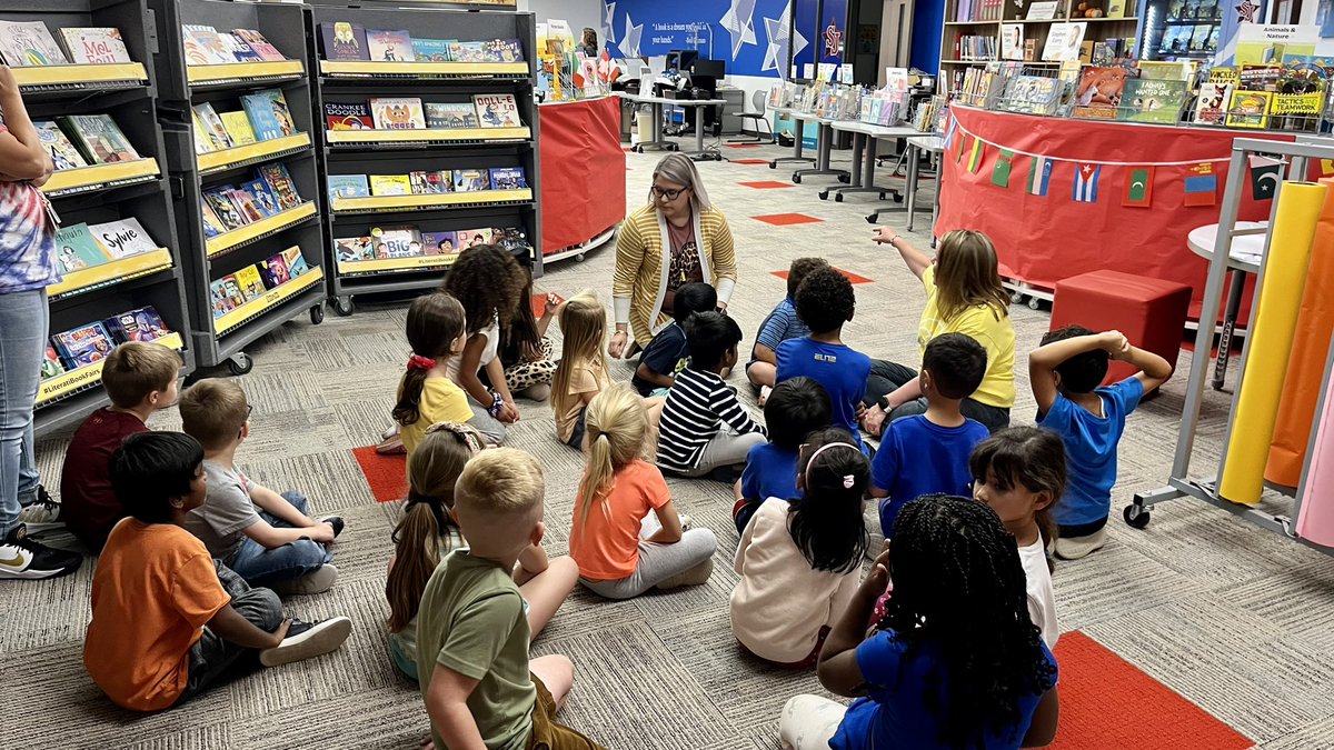 AmyMLaPlante's tweet photo. SJE students are ready for the book fair next week! @PISDJohnsonElem #JohnsonAllStars #prosperproud https://t.co/9Vtu6UYiw5