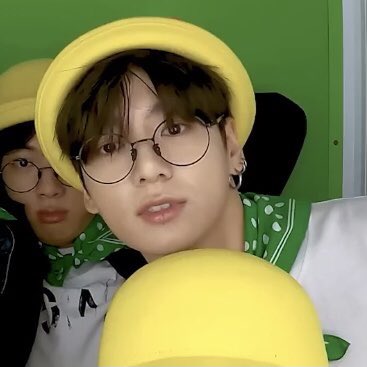 itsjm95's tweet photo. ปิดเที่ยงนี้แล้วววววว  ขอรีให้พ้มโหน่ยยย

I’m voting for #YetToCome (@BTS_twt) in #TheMusicVideo of #PCAs 2022. https://t.co/fYtfQhg9Z2