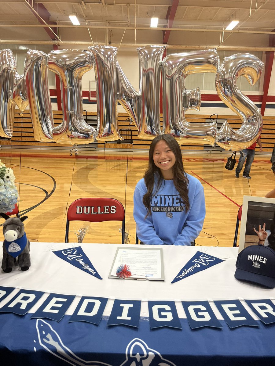 kellan_ton's tweet photo. Officially an Oredigger!!! @MinesSoftball https://t.co/YbfCRWwlzV