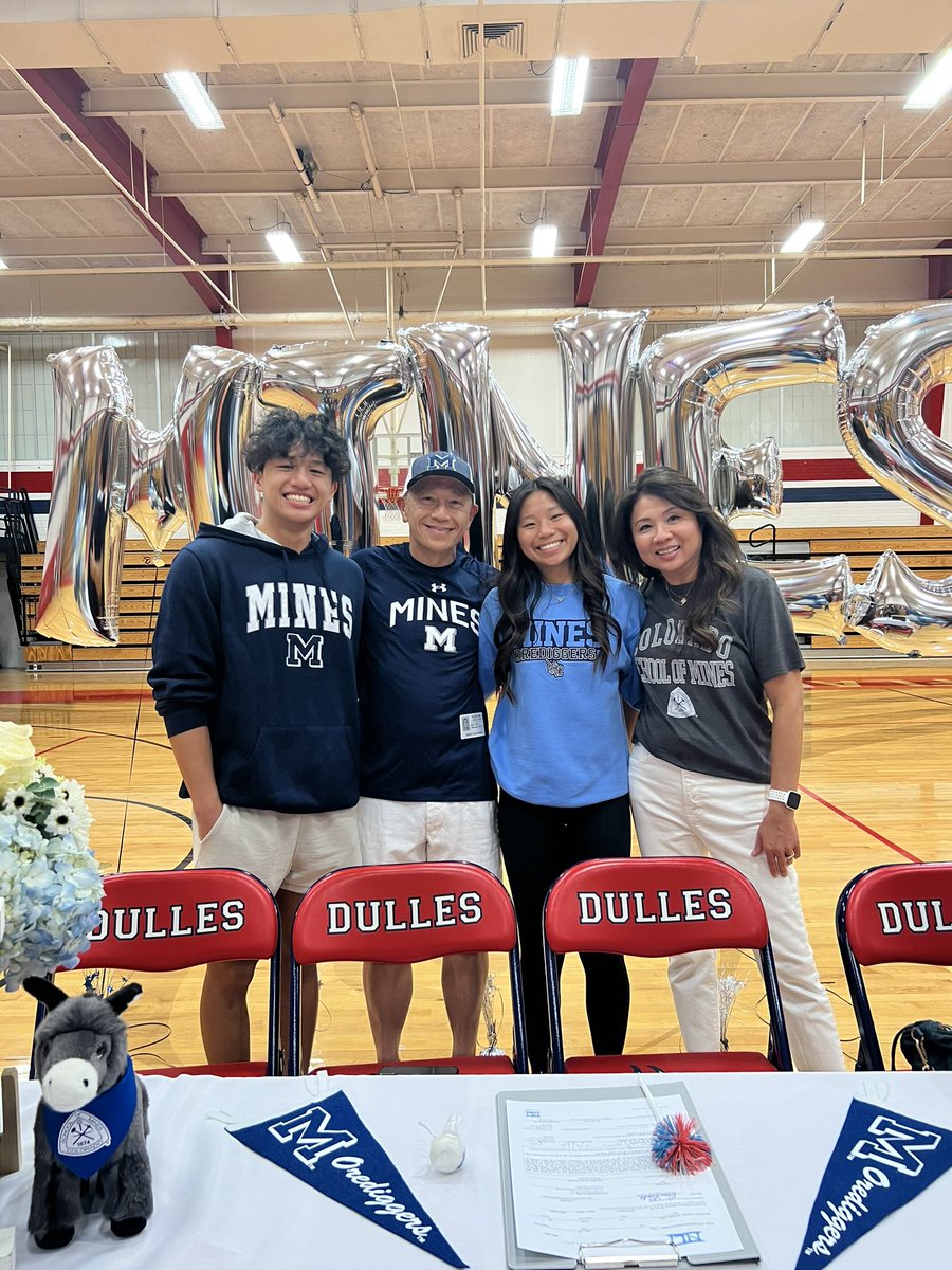 kellan_ton's tweet photo. Officially an Oredigger!!! @MinesSoftball https://t.co/YbfCRWwlzV