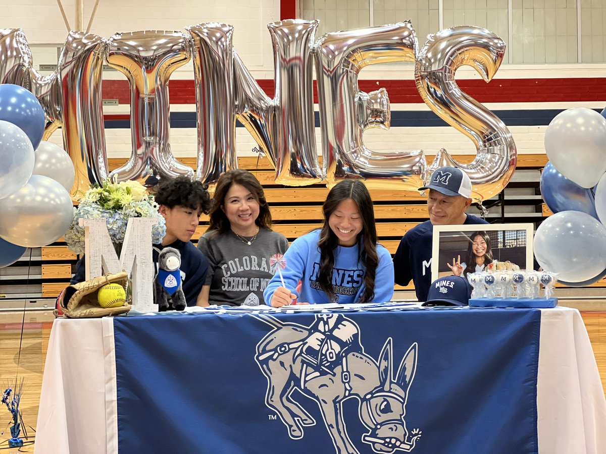 kellan_ton's tweet photo. Officially an Oredigger!!! @MinesSoftball https://t.co/YbfCRWwlzV