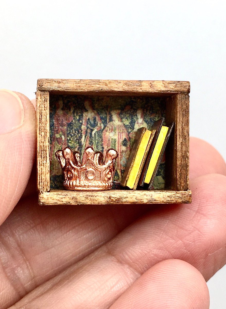exlibrisstudio's tweet photo. The medieval miniature bookcase in scale 1:24, miniature books and crown, Dollhouse Accessories by https://t.co/dNiAmQYLrY  #scale24 #miniaturebook #miniatures #dollhousedecoration https://t.co/iybFcBh7Bz #medieval #miniaturebook #dollhouse https://t.co/X1nXAtKcIo