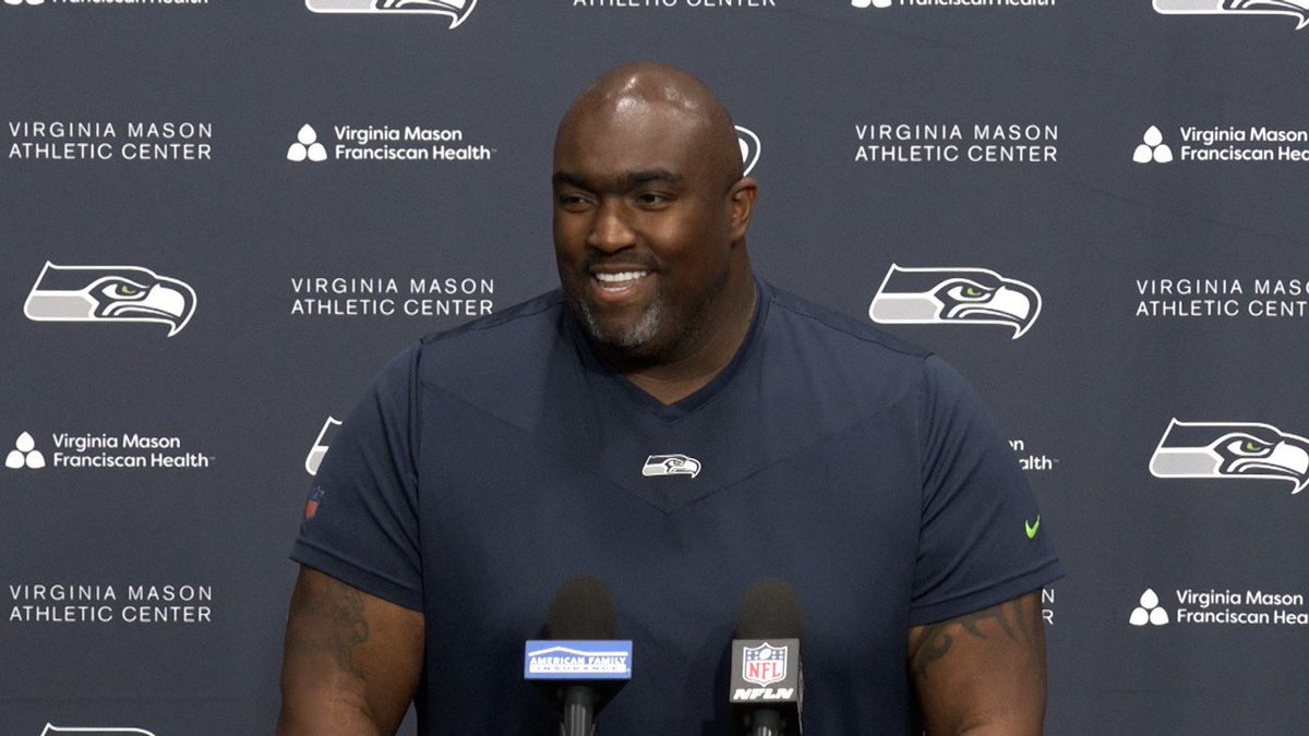 ROOTSPORTS_NW's tweet photo. It’s another #PreviewEdition of @Seahawks Press Pass!
Tune in to ROOT SPORTS at 10:00 PM PT to hear more about the upcoming game against the Buccaneers! https://t.co/WxZUzQPlyM