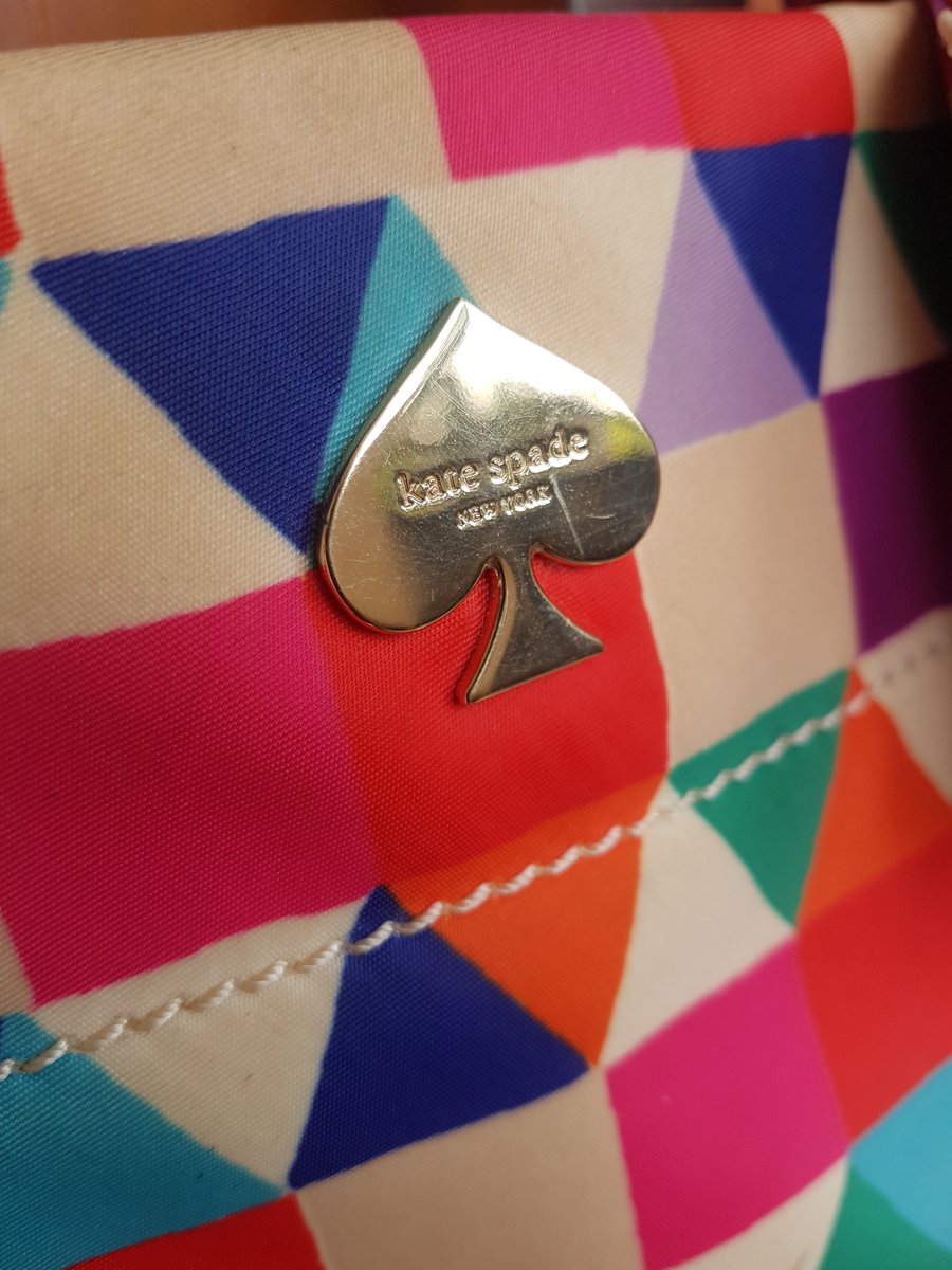 GudangCelana's tweet image. Kate Spade satchel bag original preloved Good condition 97% above...ask for price. cuma 1 unit ya. thanks
#DITA
#prelovedbag
#pagii
#KamisatoAyato #OOTD