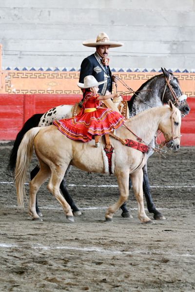 GanaderiayAgro's tweet photo. Charrería, Patrimonio cultural inmaterial de la humanidad…y orgullo de México.
#vistedetradiciones #charreriamexicana #charro #charreria #escaramuza #mexicotradicional #tradicionesmexicanas #deportemexicano https://t.co/tpjemcUvJl
