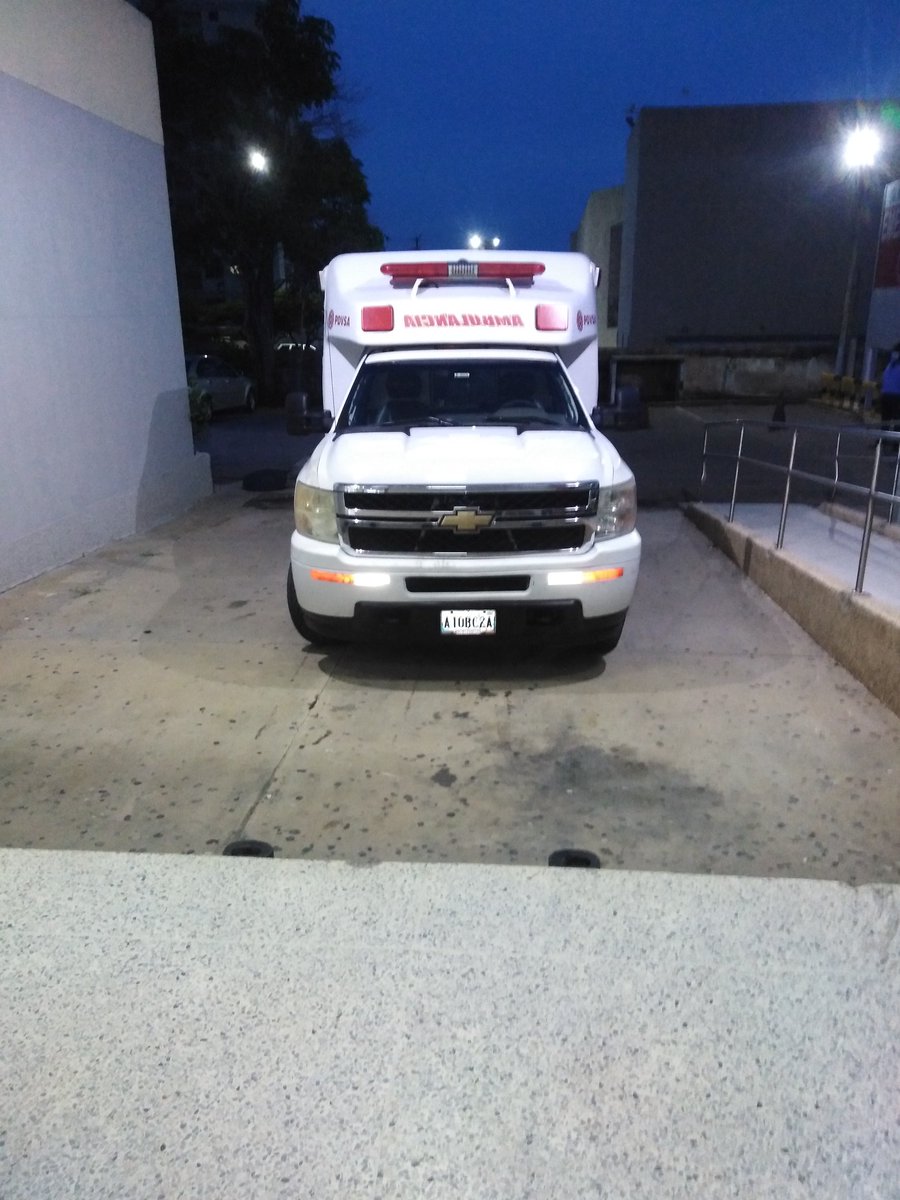 RandulfoFuFo's tweet photo. #ServicioPublico Les traigo éste #twit de corazón porque no tengo a dónde recurrir, tengo a mi padre recluido en el @hospicoromoto #EdoZulia con una CVG y está recluido en la UCI y se necesita un Craneotomo, dicho aparato lo están alquilando por 2.500$ así cómo se lee, 👉 https://t.co/pzEy5WoenW