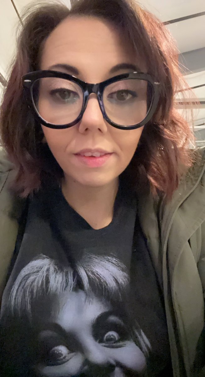 MissSpoopy's tweet photo. Considering deactivating my twitter…until then…I got my haircut. https://t.co/FdWgpg6JtT
