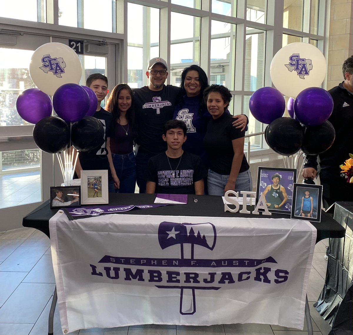 GabeDeLaO's tweet photo. Today was a great day! Thank you for everyone’s support and a big thank you to @CoachHansenSFA for believing in me. I won’t let you down or the team @SFA_TFXC I will always give you everything I have! https://t.co/IoIxnTefw3