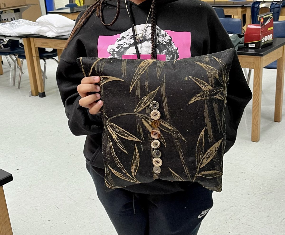SewNCharacter's tweet photo. Look!!!! Look!!!! Look!!!!          First pillow completed in sewing class. #Focused#Great#FutureDesigner https://t.co/8W1tjq4owp