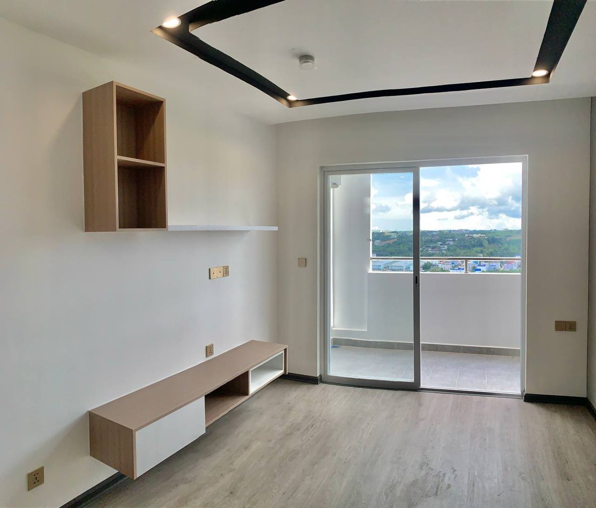 SokhoeunC's tweet photo. Sihanouk City View Condo paid 3,000$ Can move in!
Fore details 
012222676/066222676/069678981 https://t.co/nChPbRQNtE