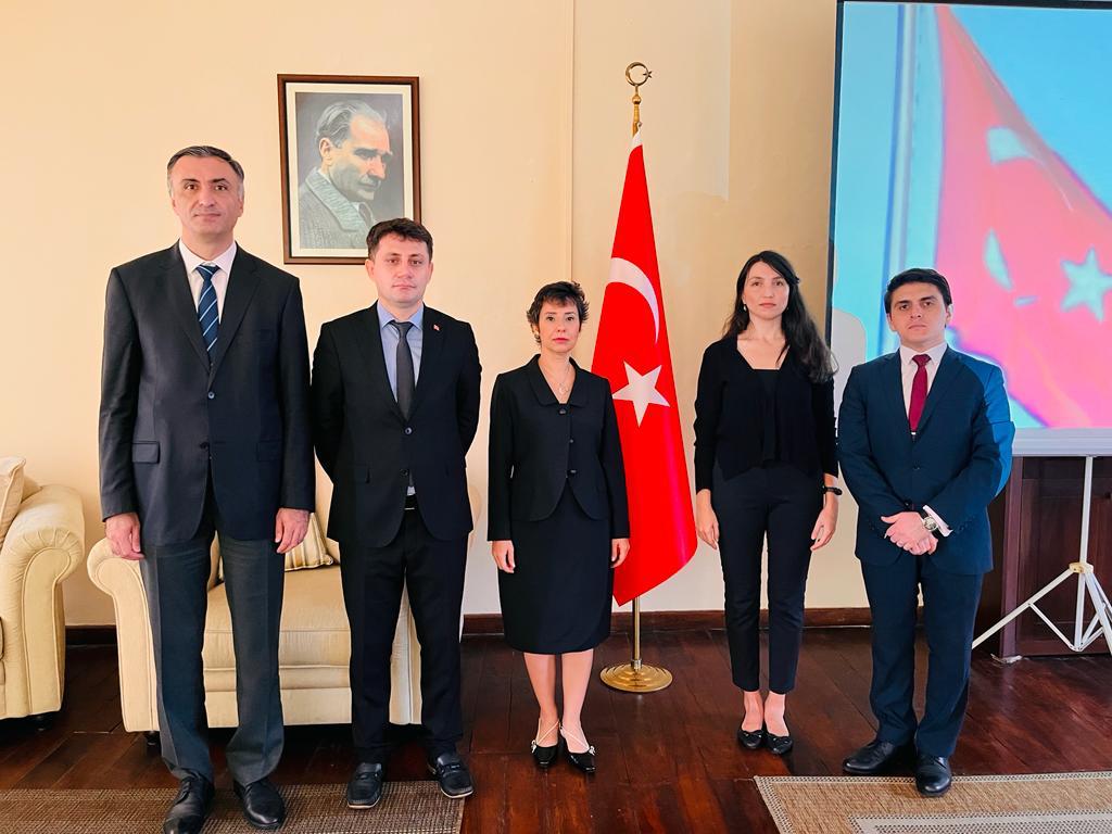 We commemorated the founder of the Republic of Türkiye, the Great Leader Ghazi Mustafa Kemal Atatürk, with respect, gratitude and mercy in #SriLanka/Colombo on the 84th anniversary of his death. 🇹🇷 ❤️ 
#10November1938 #Ataturk #10November #Atam