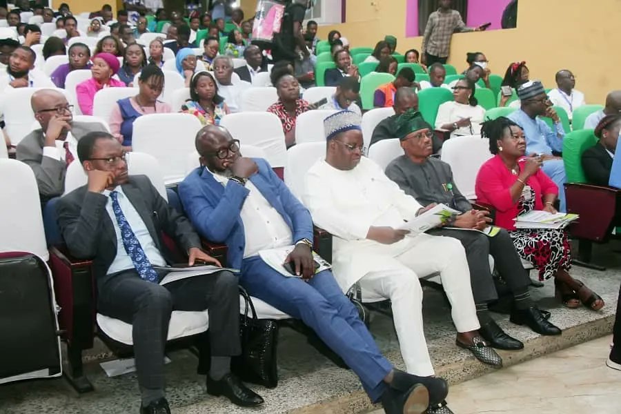 ProfAkinAbayomi's tweet photo. Professionals who expounded topics like one health, basic sciences, clinical sciences, public health, and biomedical innovations.

The Conference afforded me the opportunity to share @followlasg support for @nimrnigeria to peer review COVID19Lagos  researches and other studies. https://t.co/LBR53TpDEz