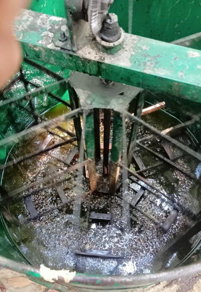 sfacindia's tweet photo. #Honeyfact #DYK #FPO #farmers extract honey from hives in centrifugal extractor, pack and sell? #pure #untouchedbyhand #nopesticide #rawhoney #superfood #sourceitright @AgriGoI @ShobhaBJP @KailashBaytu @nstomar @mygovindia https://t.co/gUBdeRLZub