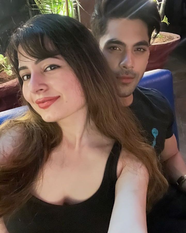 simbastan_'s tweet photo. SiMon! 😍
#SimbaNagpal #SimbaScads #Naagin6 #RishabhGujral #ShaktiGujral https://t.co/5Pfnv5NxwT