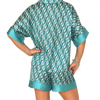 NapiCloset's tweet photo. 🦋Napi Closet’s Collection🦋
💖Green Graphic Satin Set💖
💜Size: S, M, L 
🔥Price: $45 
🦋https://t.co/NkCPaGr5tp🦋
Multicolor Paradise in your Closet 
#pajamaset #satinpajamas #miamigirls #miamioutfits #womenthclothes #pajamastyle #pajama #satinpajamas #satinpajama #summeroutfit https://t.co/RQzOZneWiC