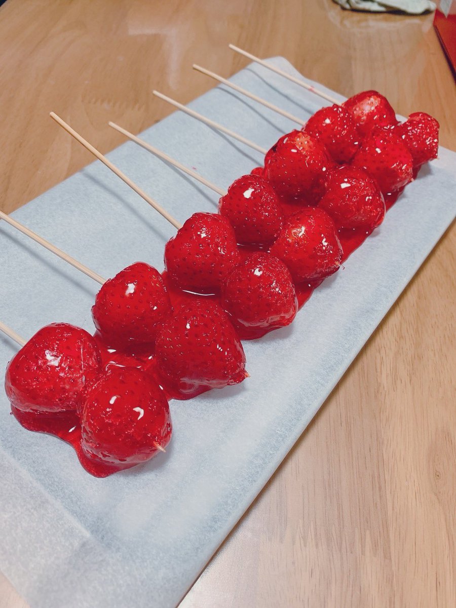 DIY_DICE's tweet photo. 作ってみました😋

#いちご飴 #苺飴 
#お菓子作り 
#意外と何でもします
#多趣味 https://t.co/yzHKJQhE6p