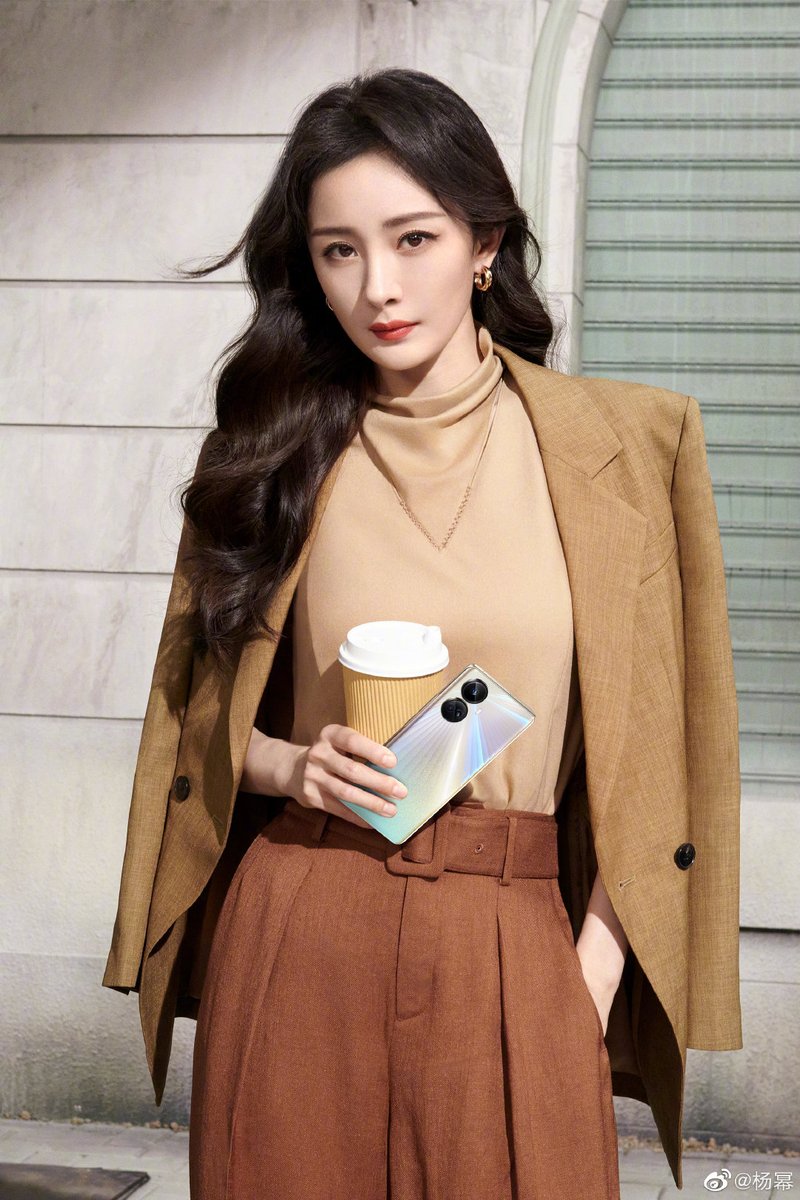 TechTipster_'s tweet image. #realme10proplus5G first look.