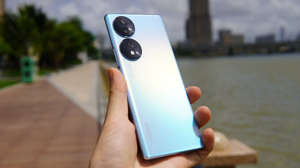 TechTipster_'s tweet image. #realme10proplus5G first look.