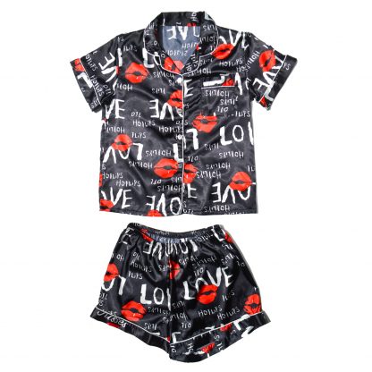NapiCloset's tweet photo. 🦋Napi Closet’s Collection🦋
💋Sexy Passionate Red Lips Satin Set💋
💜Size: M, L 
🔥Price: $45 
🦋https://t.co/NkCPaGIGkX🦋
#pajamaset #pajamasets #satinpajamas #miamigirls #miamioutfits #womensoutfits #pajamastyle #pajama #satinpajamas #satinpajama #summeroutfit https://t.co/LclFIr3OYt