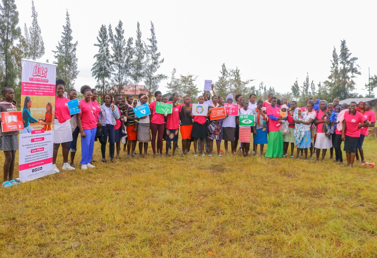 LetgirlslearnK's tweet photo. During the girls' #SRH  forum in #Kisumu - Nambokana, Nyando subcounty.
"I alone cannot change the world, but I can cast a stone across the waters to create many ripples." 
#AdolescentGirlsSpeak #grassrootadvocacy #amplify #letgirlslearn 
@elitedeafcbo @YWCAAKenya @stadakenya https://t.co/nOnlbSC5OF