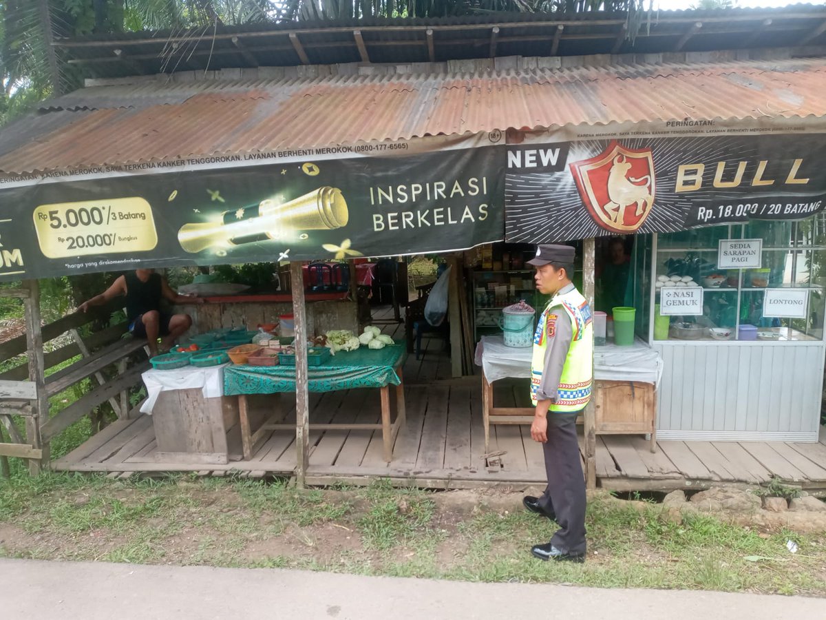 Polsek_MaroSebo's tweet photo. #Personil Polsek Maro Sebo Melaksanakan Patroli di Wilkum Polsek Maro Sebo Antisipasi 3C. https://t.co/MoWnP0RKky