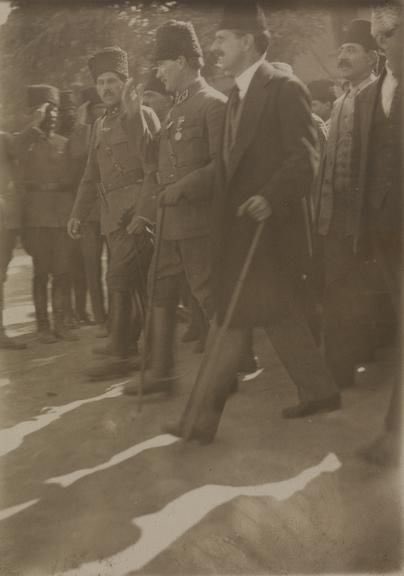 #Türkiye Cumhuriyeti’nin kurucusu Mustafa Kemal #Atatürk’ü ölümünün 84. yıl dönümünde saygıyla anıyoruz.
🇫🇷🇹🇷
#10Kasım #10Kasim1938