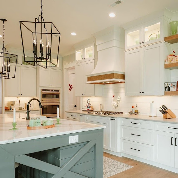AustraliaTij's tweet photo. Make your #kitchenshowcase your culinary skills with a beautiful farmhouse-style design 😊. 

Our classic design features durable materials, rustic detailing, and open shelving to highlight the beauty of the space.

More info here:
https://t.co/ndWoJVpDgn https://t.co/imAuAO0YsP