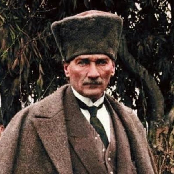 Senin gibi asla olamaz kimse..
Saygı ve minnetle, hep izindeyiz...