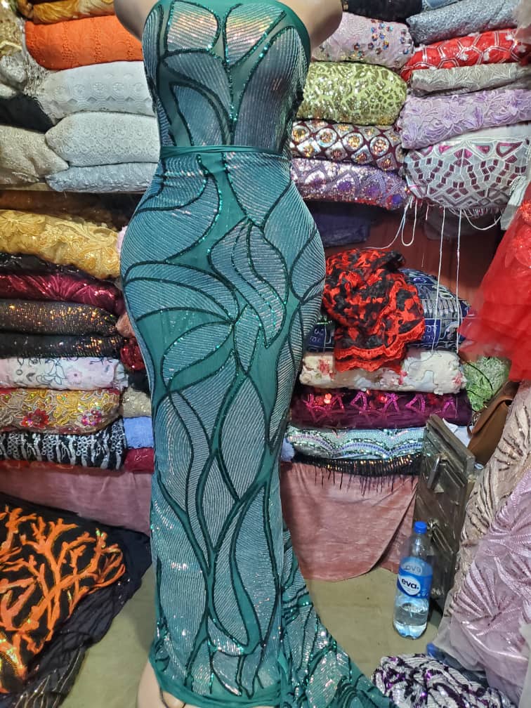 nxnxnx92999's tweet image. I sell all kinds of materials
Lace, crepe, Vintage,flowe poly e.t.c
@lavezzedout 
@90sSophie 
@Horlapeller_